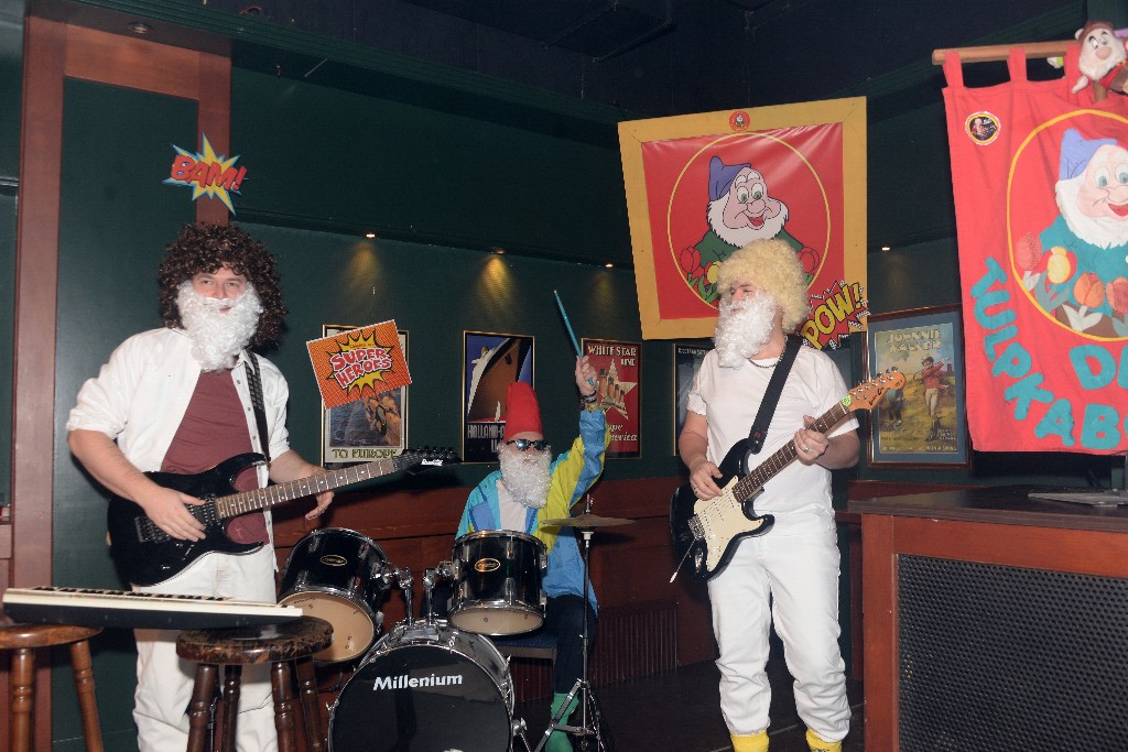 ../Images/Held op sokken feest 107.jpg
